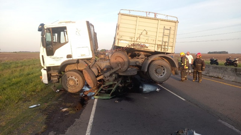 Gravsimo accidente en el lmite de Azul con Olavarra